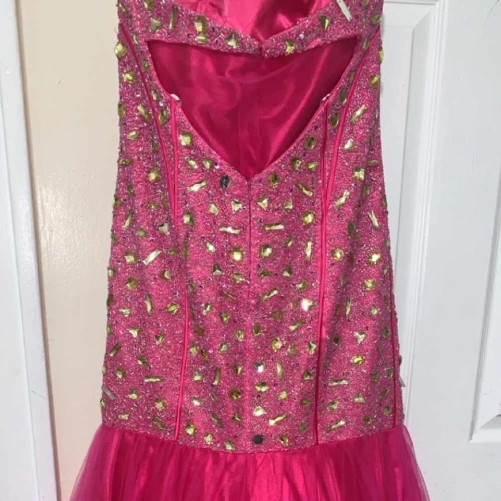 Beautiful sequined HOT pink gown perfect for prom! - Picture 5 of 7